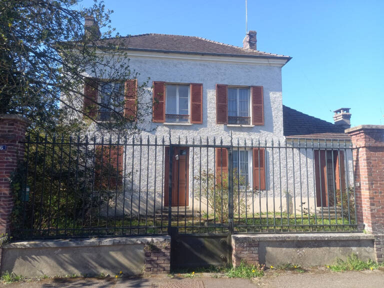 Maison bourgeoise de 135m2  en plein centre ville et des com — photo 1