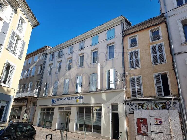 Immeuble  162 m² — photo 1