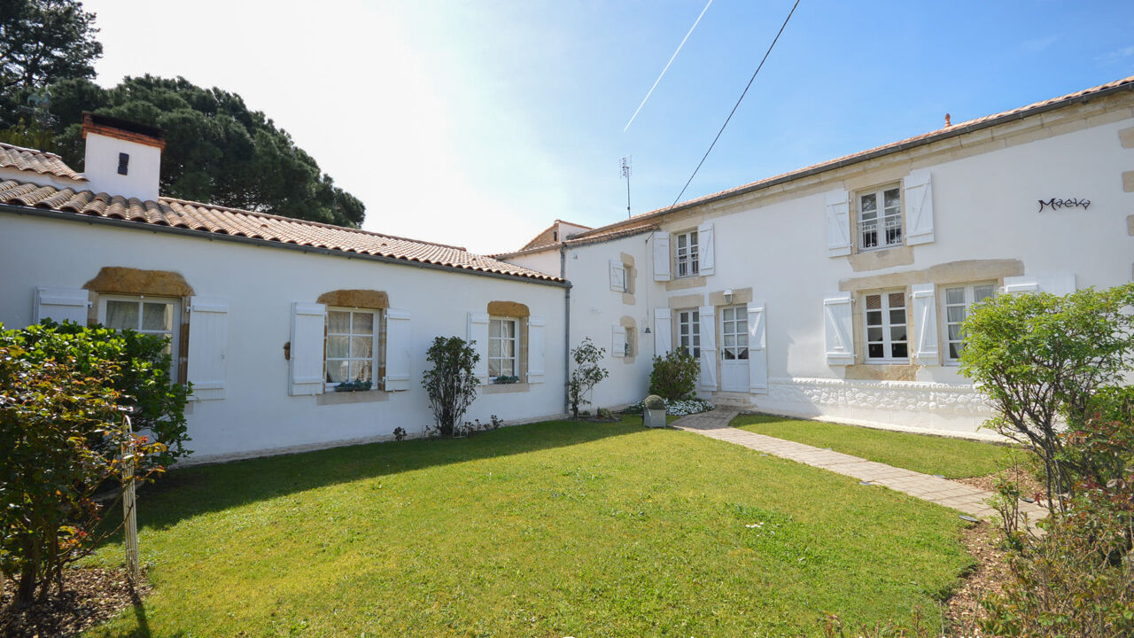 maison 6 pièces 207 m2 à vendre à Sainte-Hermine (85210)