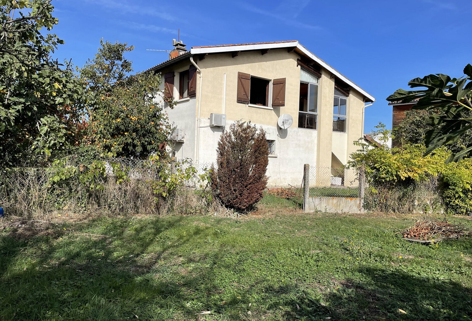 Belle Villa avec potentiel locatif sur un jardin de 1 065m2, commodités accessibles à pied — photo 1