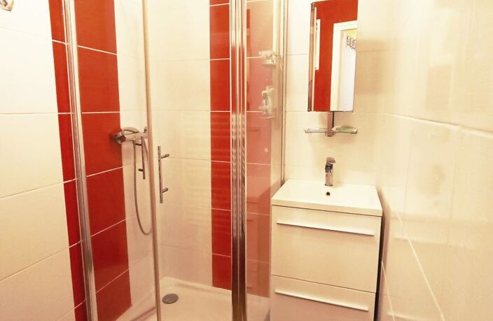 P3 traversant au 1er et dernier étage au calme.<BR>Environ 68 m² — photo 5