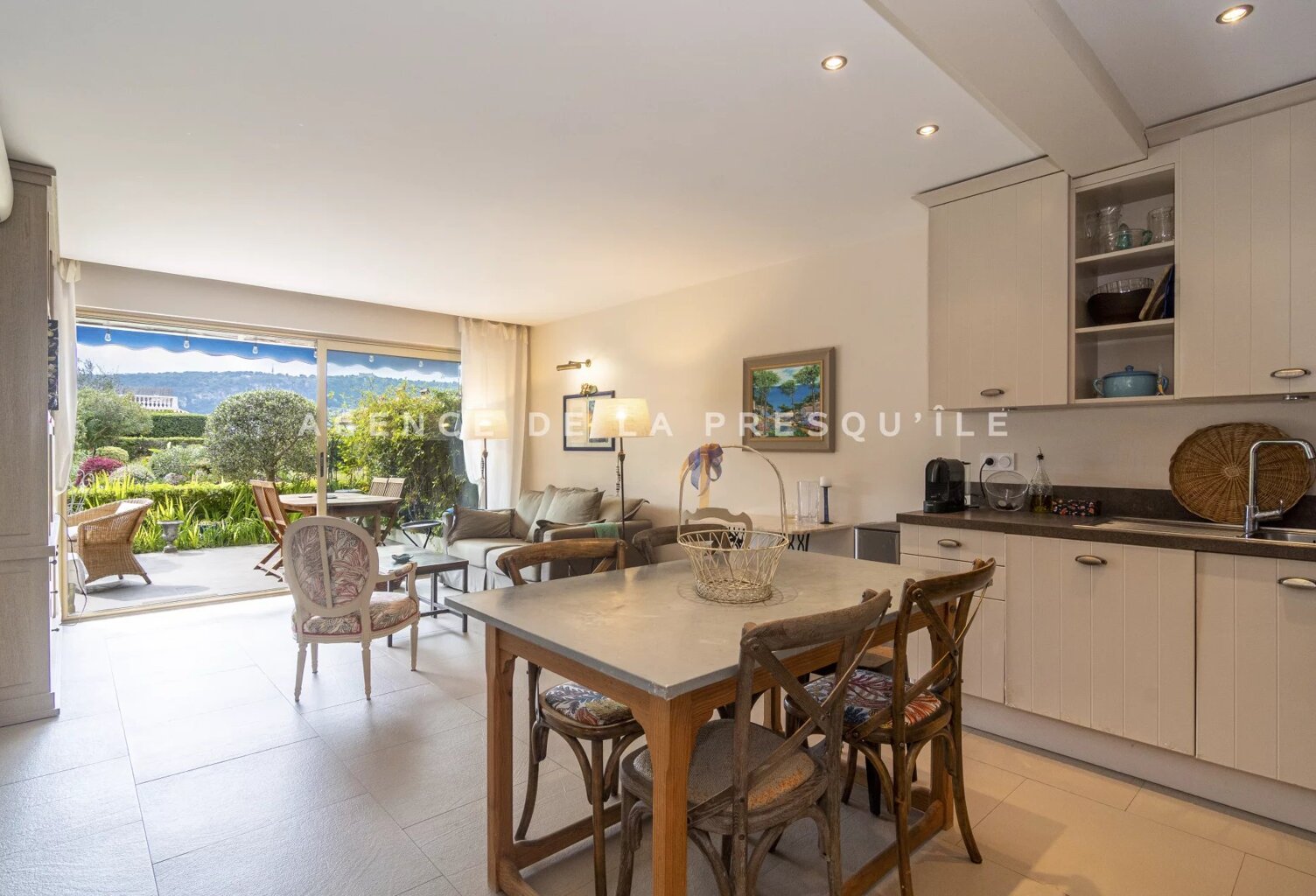MAGNIFIQUE APPARTEMENT À DEUX PAS DES PLAGES — photo 1