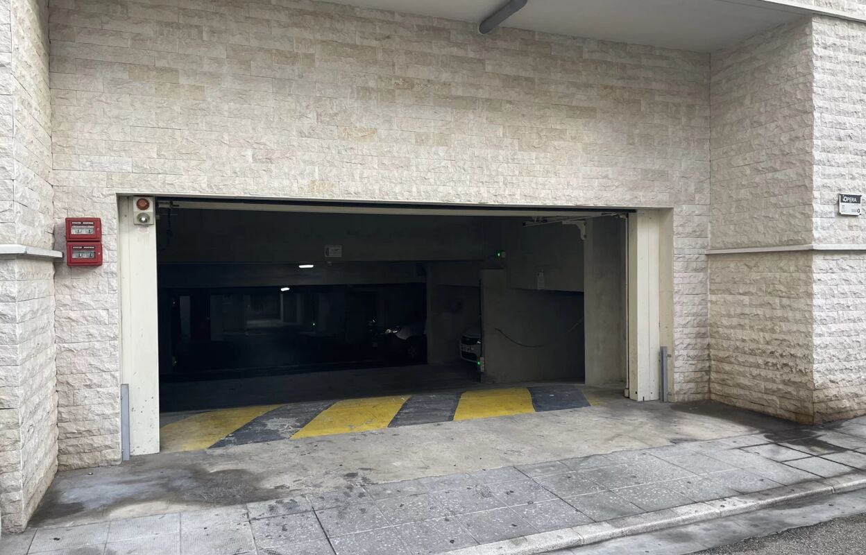 garage  pièces 30 m2 à Nice (06000)