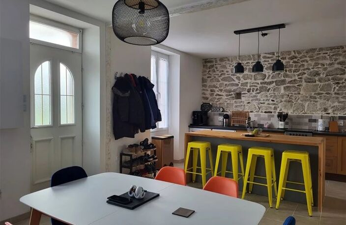 Maison rénovée avec 3 chambres à vendre à Bussière Poitevine — photo 2
