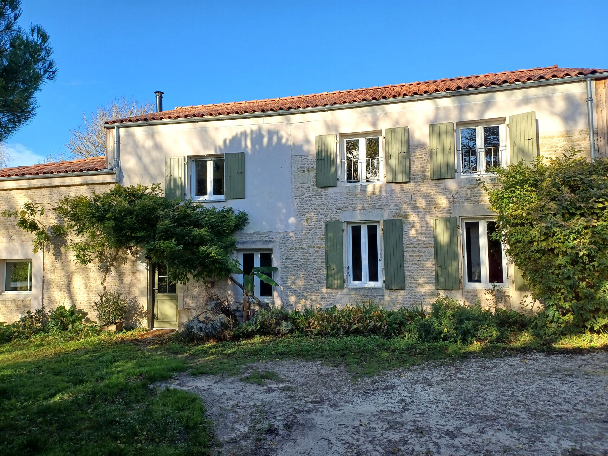 Villa / Maison 7 pièces  à vendre Surgères 17700