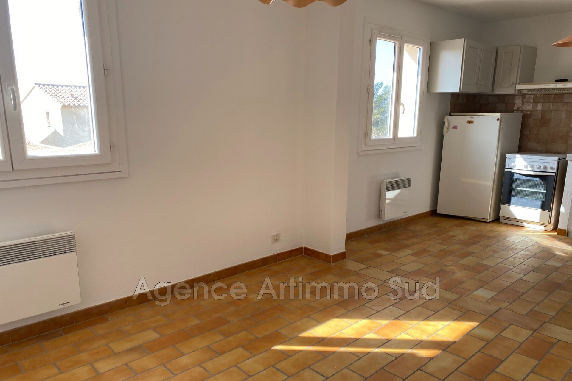 Location Appartement 40 m² à Aureille 500 € CC /mois