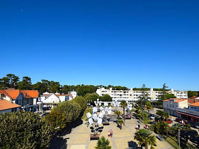 Saint Palais / mer - coeur de ville - plages -  appartement T2 avec belle terrasse — photo du bien