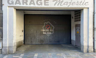 Garage   m² à louer à Nîmes (30900)