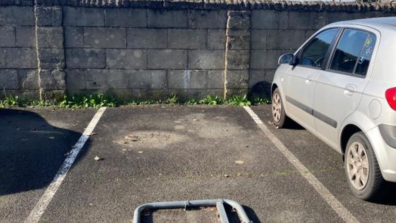 garage  pièces  m2 à louer à Bordeaux (33200)