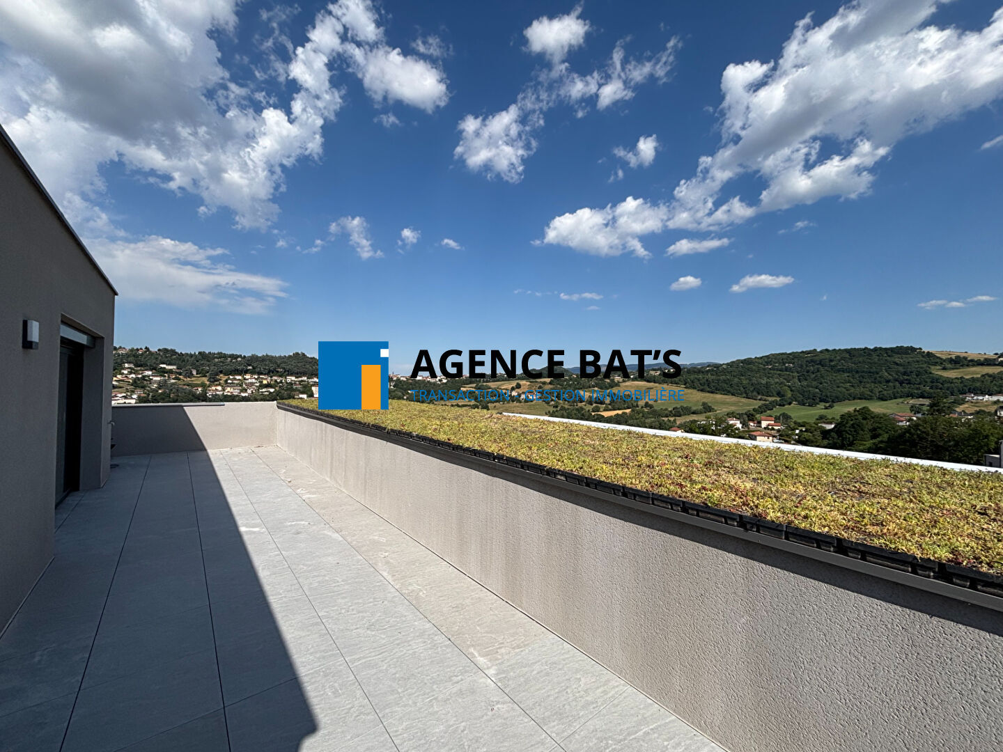 Appartement T5  de 111 m2 avec terrasse de 80 m2