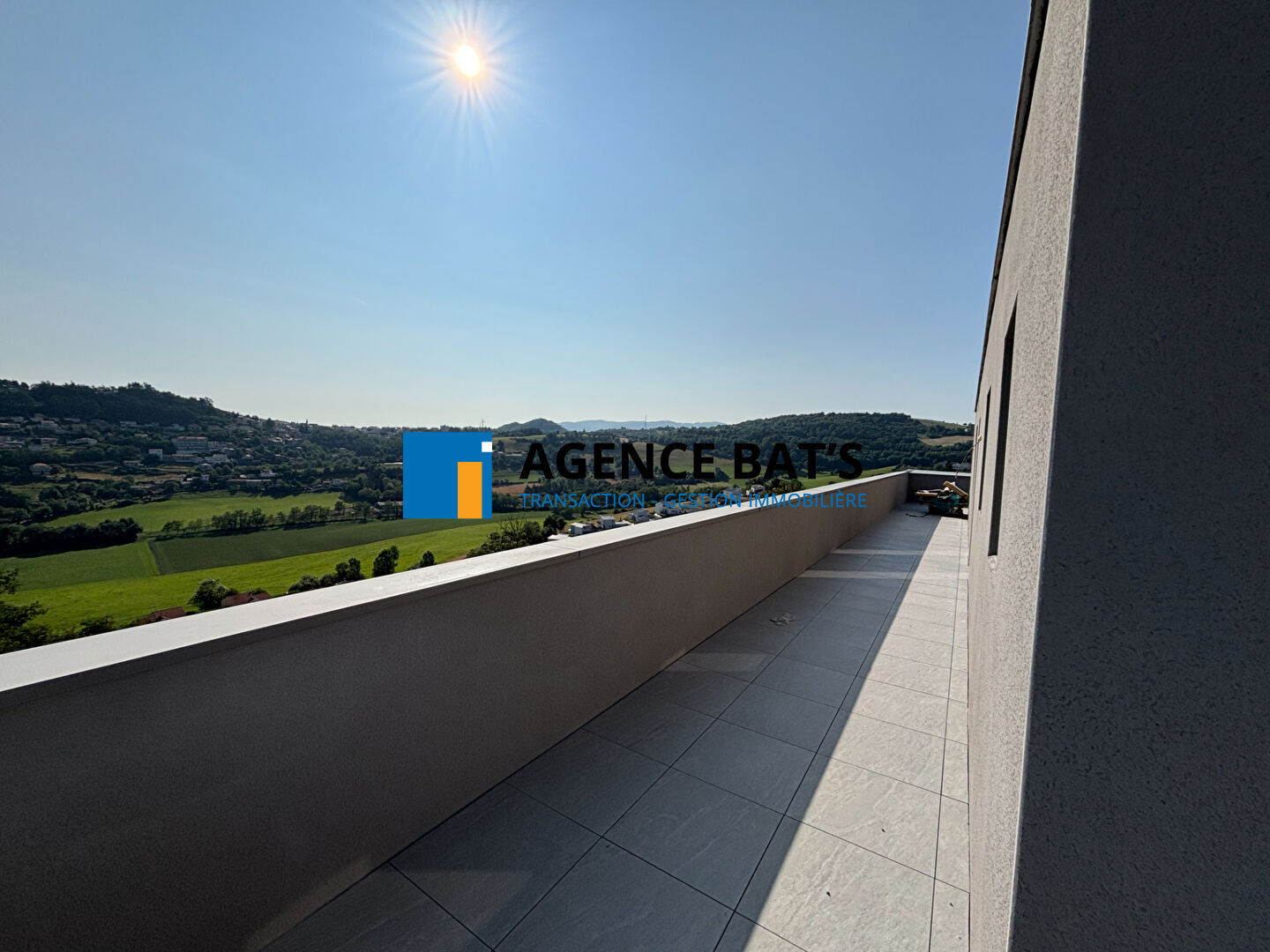 Photo Appartement T5  de 111 m2 avec terrasse de 80 m2 image 3/4