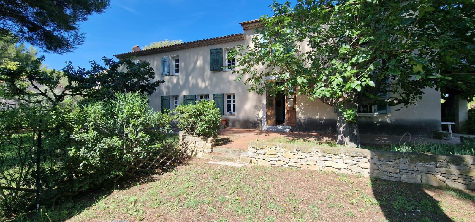 Villa / Maison 8 pièces  à vendre Saint-Cyr-sur-Mer 83270