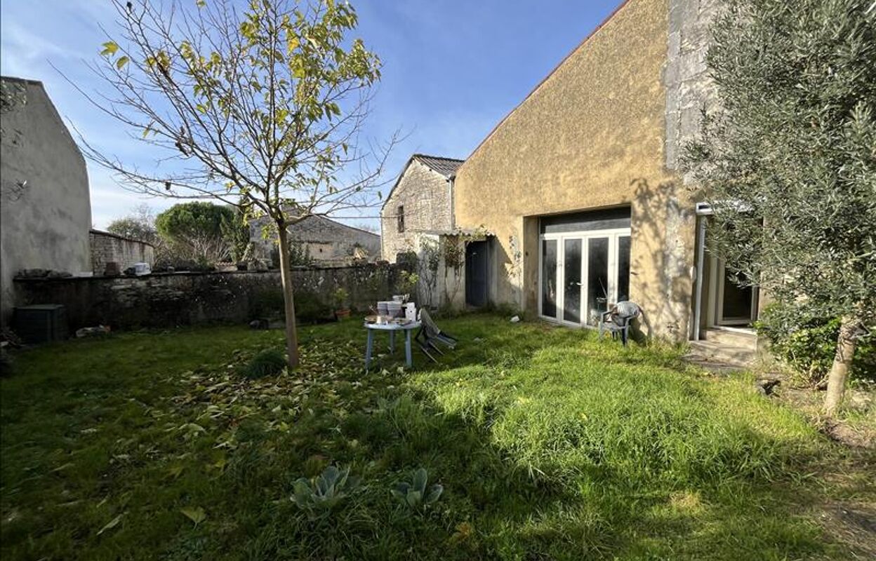 maison 4 pièces 148 m2 à vendre à Asnières-la-Giraud (17400)