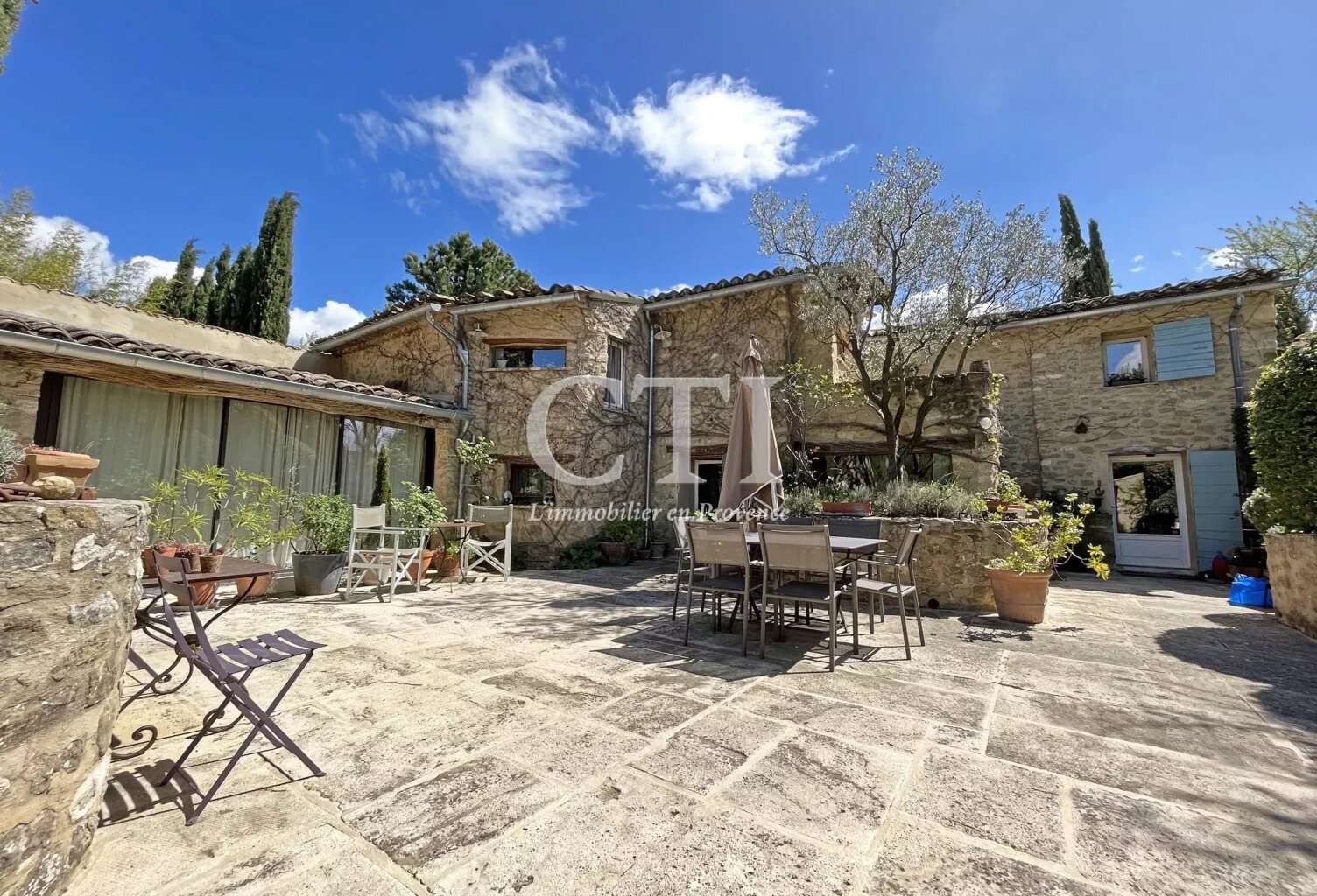Authentique mas provençal restauré — photo 1