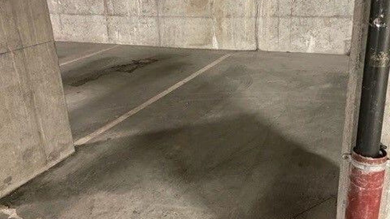 garage  pièces 12 m2 à vendre à Courbevoie (92400)