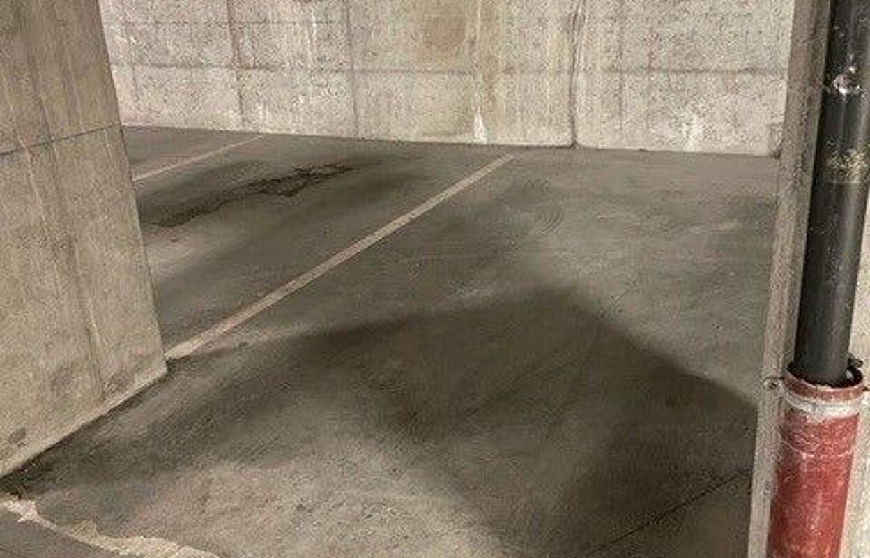 garage  pièces 12 m2 à vendre à Courbevoie (92400)