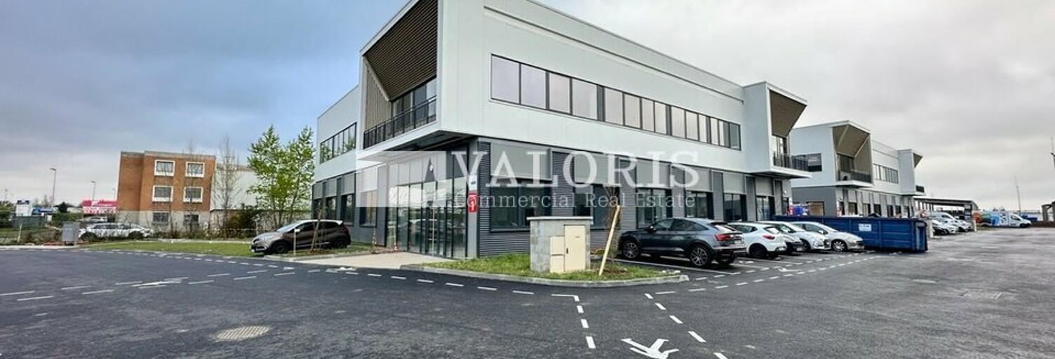 Commerce  981 m² à louer à Chassieu (69680)