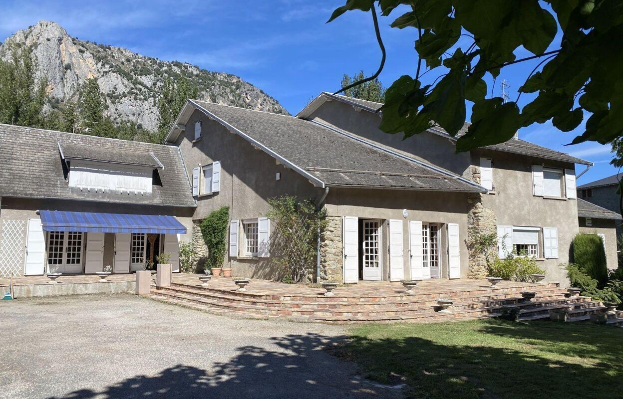 maison 11 pièces 385 m2 à vendre à Tarascon-sur-Ariège (09400)