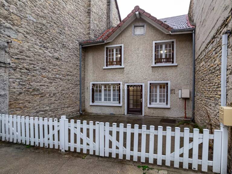 Maison de ville - Centre Montalieu — photo 1