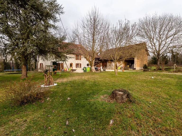 Maison dauphinoise avec dépendance — photo 1