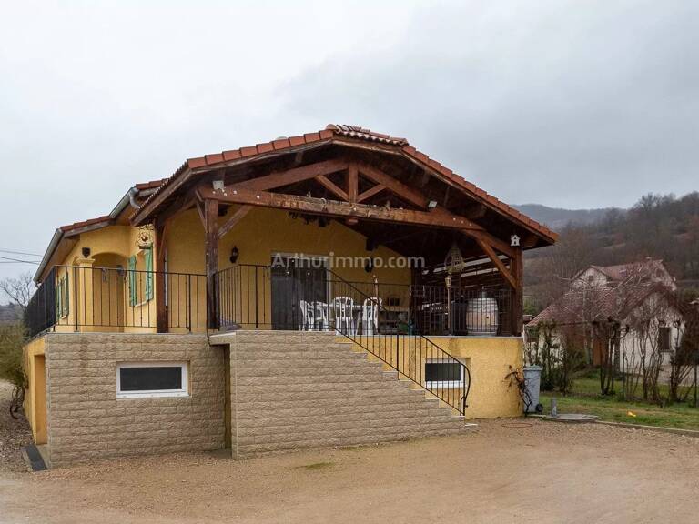 Villa — photo 1