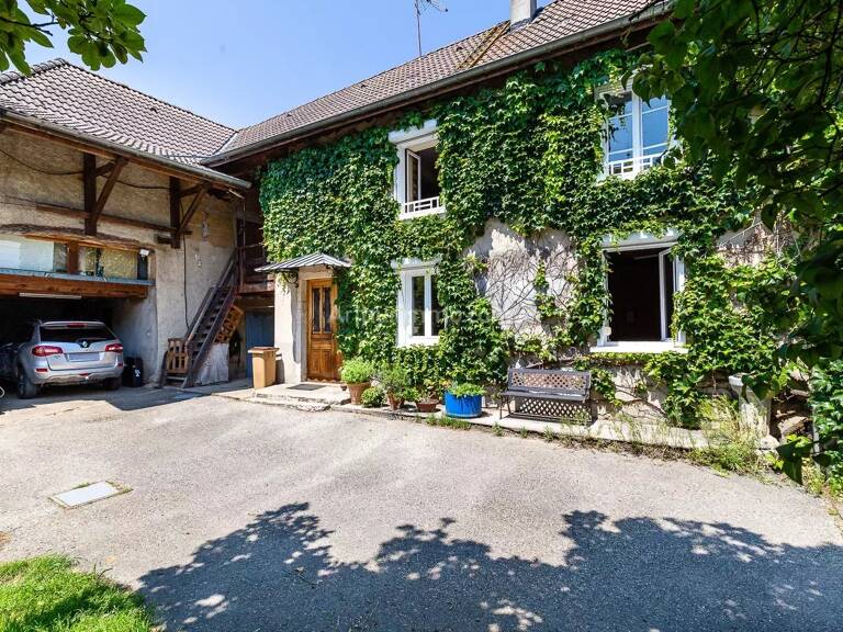 Maison + dépendances — photo 1
