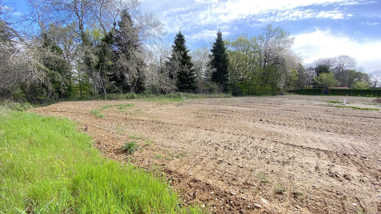 terrain  pièces 587 m2 à vendre à Bourgoin-Jallieu (38300)