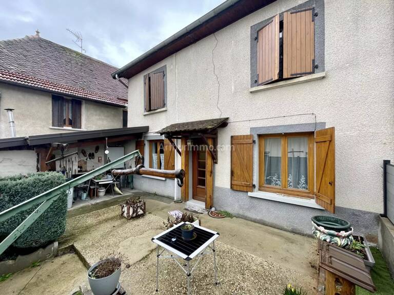EXCLUSIVITE - ST VICTOR DE MORESTEL — photo 1