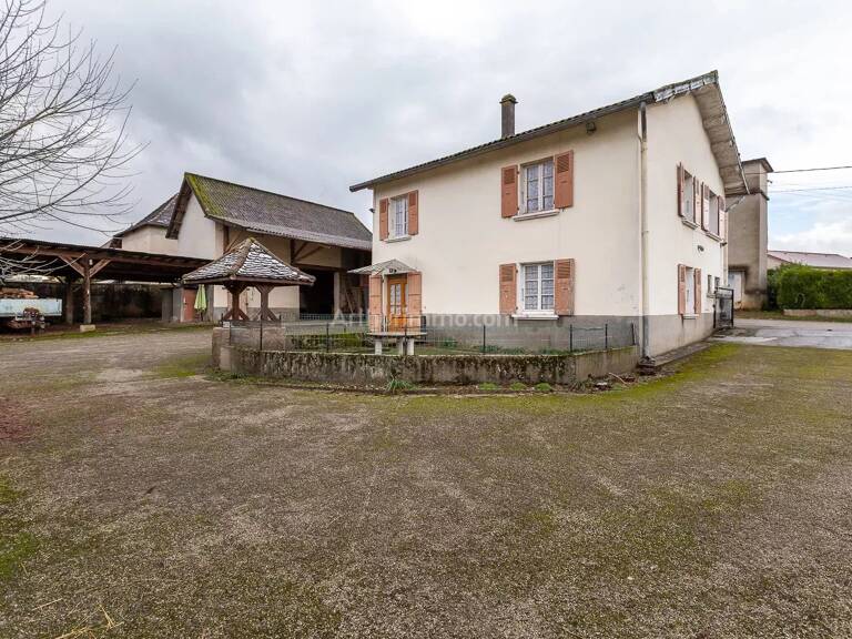 Maison + dépendances — photo 1