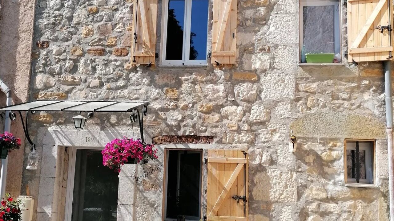 maison 3 pièces 83 m2 à Peyroules (04120)