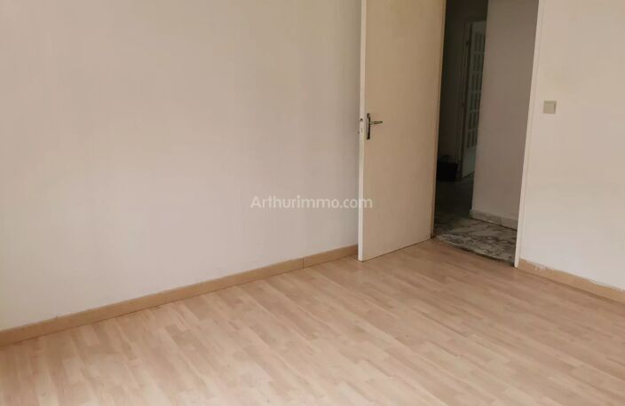 Vente appartement 3 pièces 67 m² Digne-les-Bains (04000) — photo 2