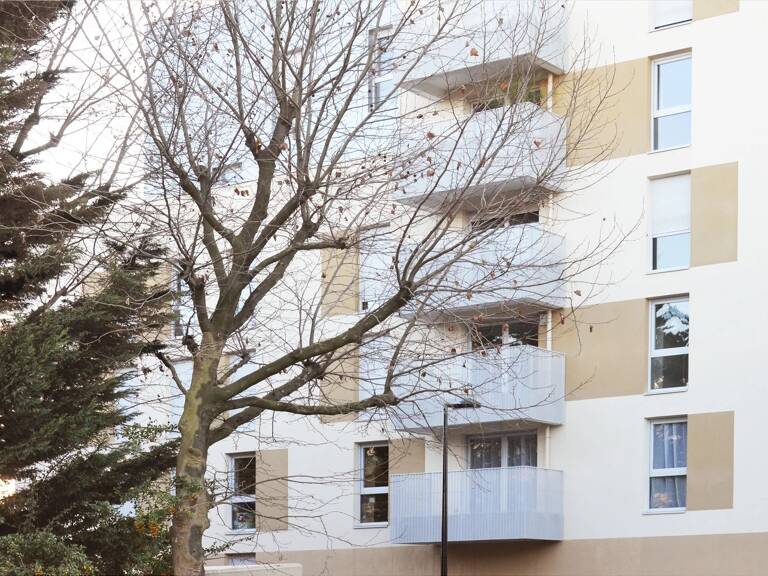 Appartement - BONNEUIL — photo 1