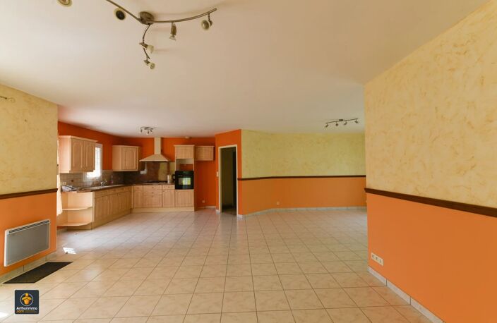 Maison de plain-pied de 110m2 à SAINT SYMPHORIEN — photo 4