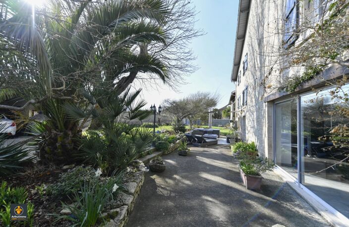 Maison en pierre de 290 m² à FRONTENAY ROHAN ROHAN — photo 3