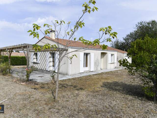 Maison plain-pied 96m² à Vallans — photo du bien