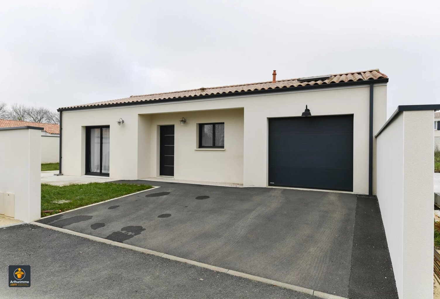 Maison plain-pied 94m² à LA CRECHE — photo 1