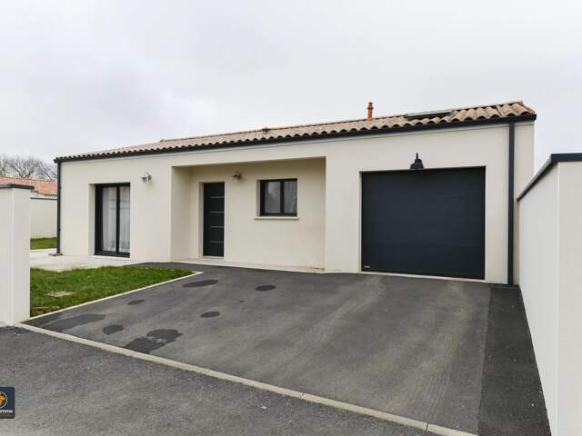 Maison plain-pied 94m² à LA CRECHE — photo du bien