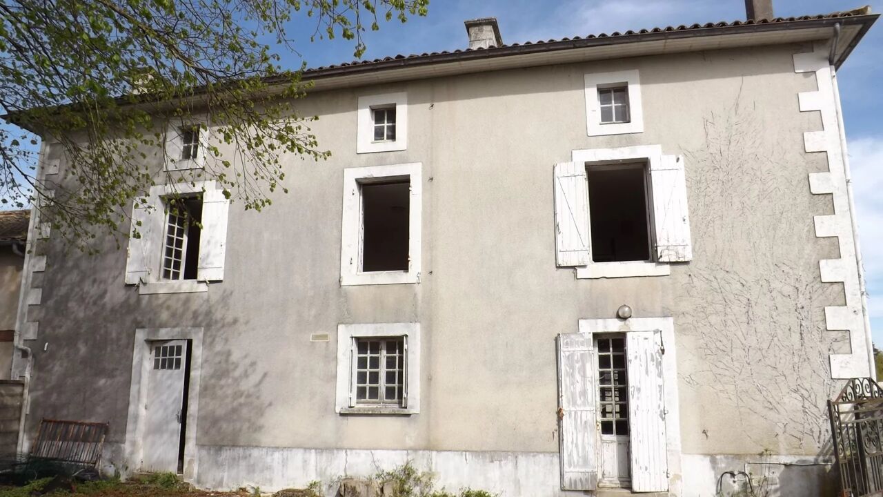 maison 6 pièces 173 m2 à Lezay (79120)