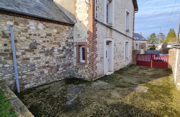 MAISON EN PIERRE PROCHE CHAMBRY — photo 2