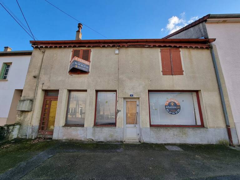 Maison de village et local commercial avec terrain — photo 1