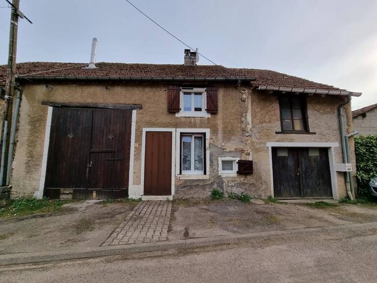 Maison avec jardin — photo 1