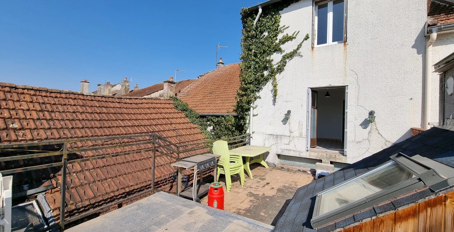 Très joli triplex avec terrasse et garage. — photo 1