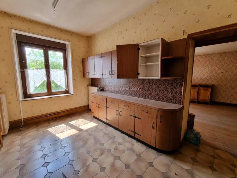 Maison de village avec garage et jardin — photo 1