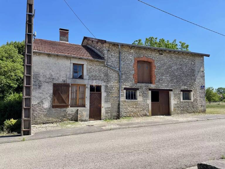 Ancienne grange à réhabiliter avec verger. — photo 1