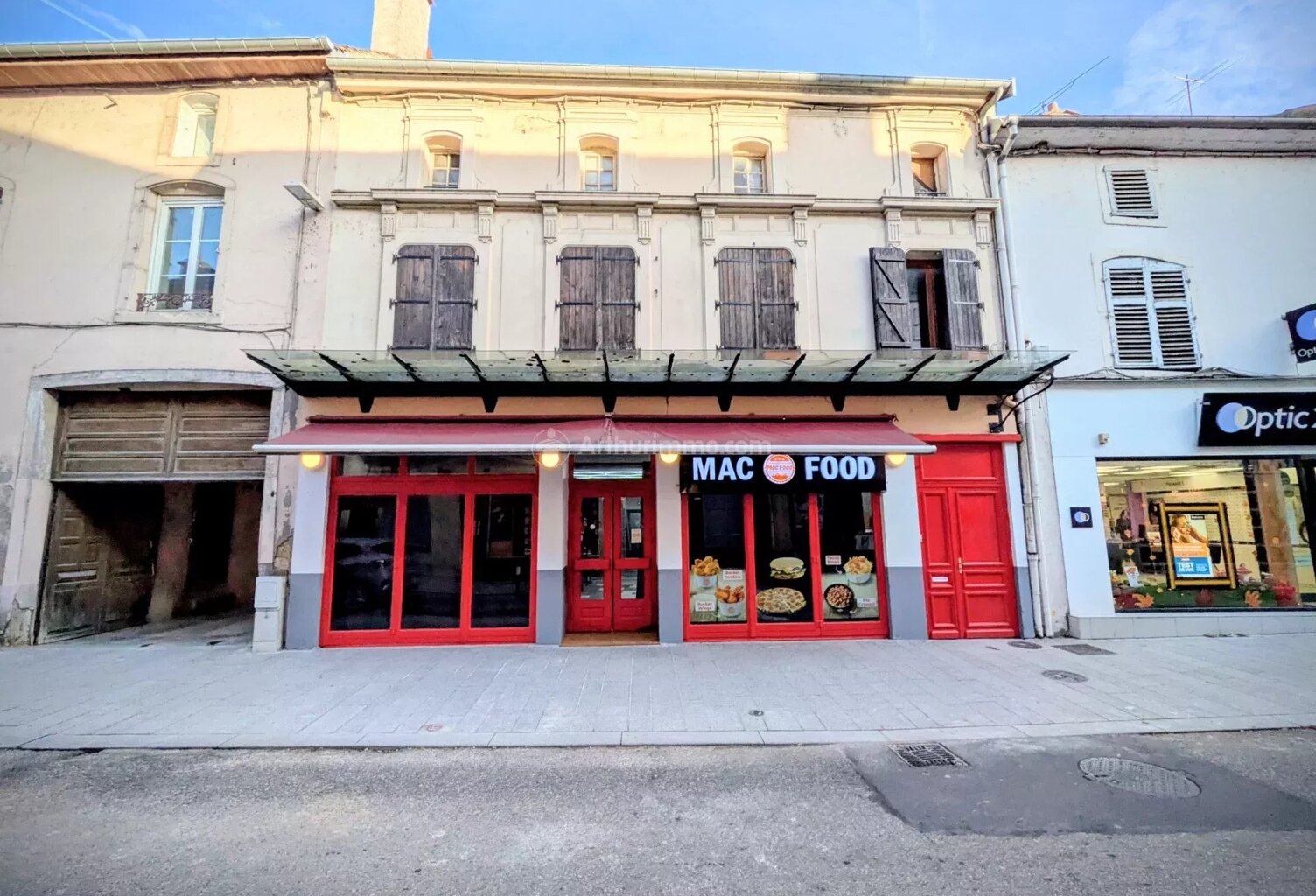 Immeuble avec local commercial — photo 1
