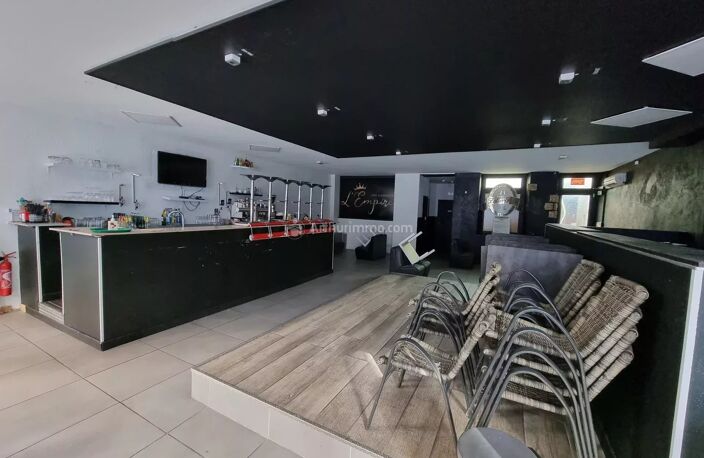 Immeuble avec local commercial — photo 5