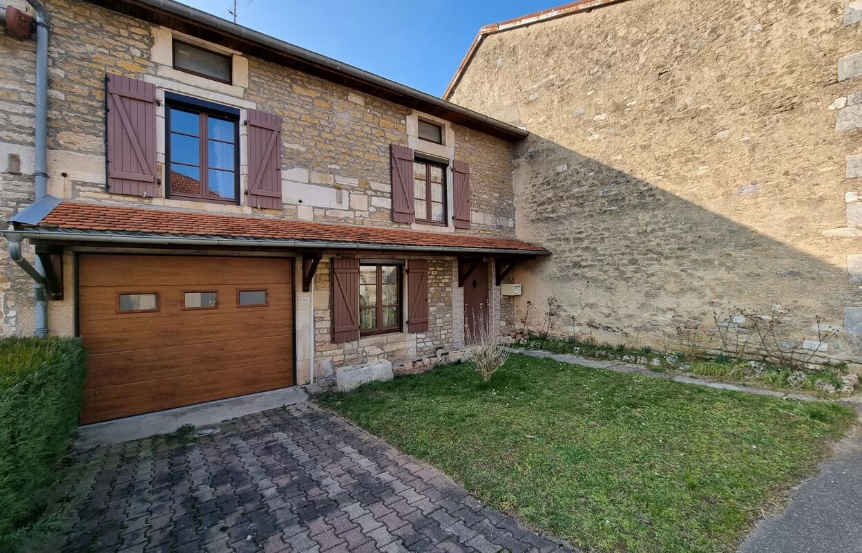 maison 4 pièces 115 m2 à Clinchamp (52700)