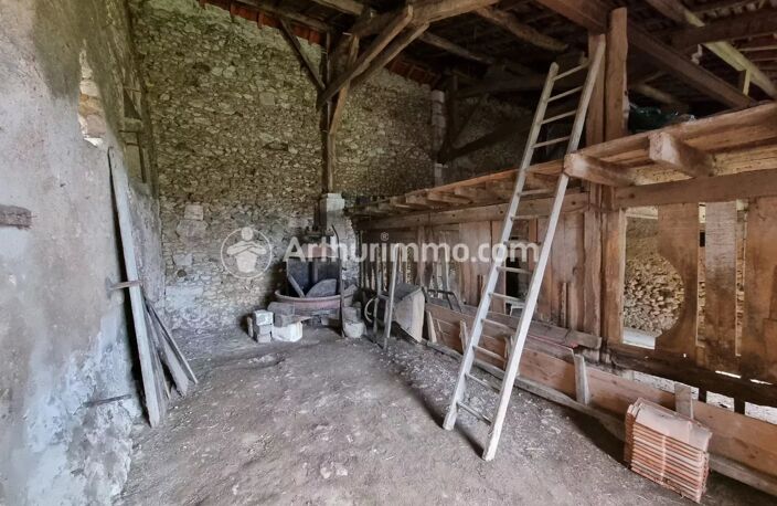 Grange de 93 m² à restaurer, proche NEUVIC et ST ASTIER — photo 4