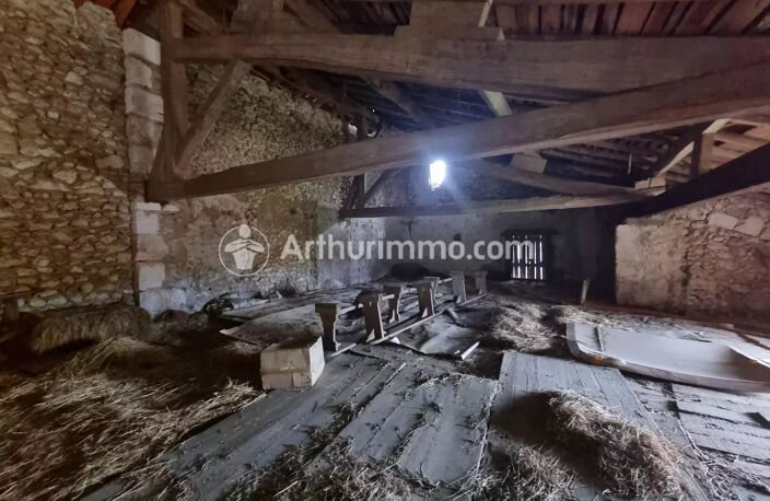 Grange de 93 m² à restaurer, proche NEUVIC et ST ASTIER — photo 5