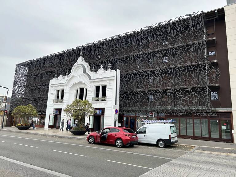A VENDRE T2 AU DERNIER ETAGE AVEC GARAGE EN HYPER CENTRE VILLE — photo 1